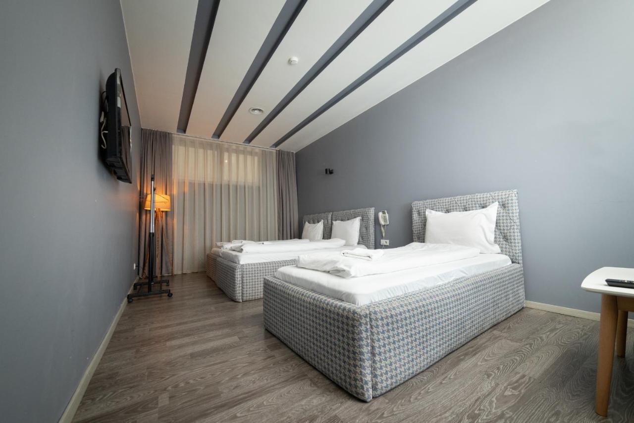 Hotel Gloria Prishtinë Luaran gambar